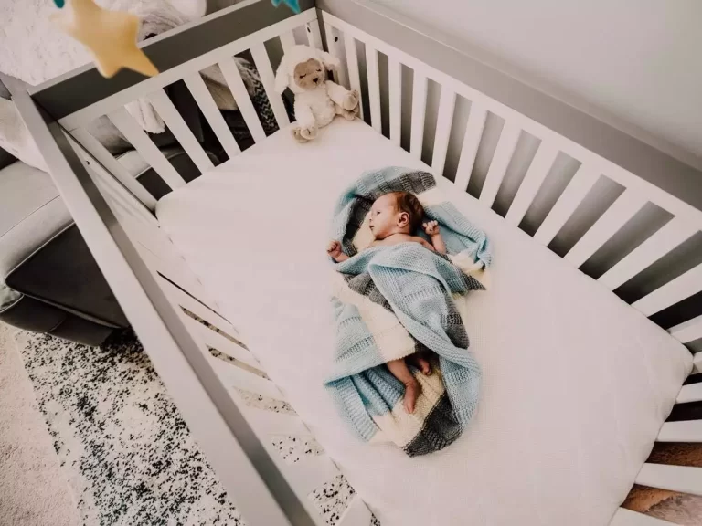 Customizing Convertible Cots: Personalizing Your Baby’s Sleep Space