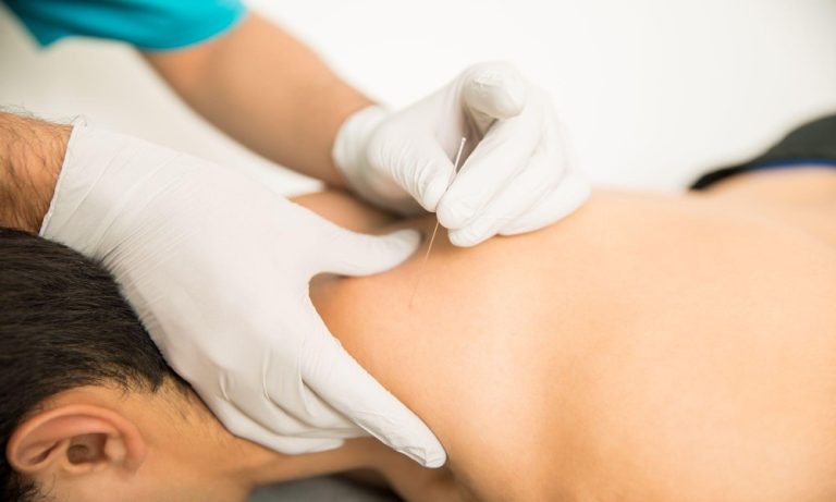 7 Reasons Why Your TCM Clinic in Singapore Looks Beyond the Spine for Back Relief
