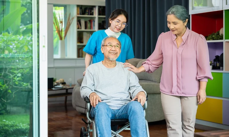 Live-In Elderly Caregiver vs Part-Time Caregiver: Which Is Better?